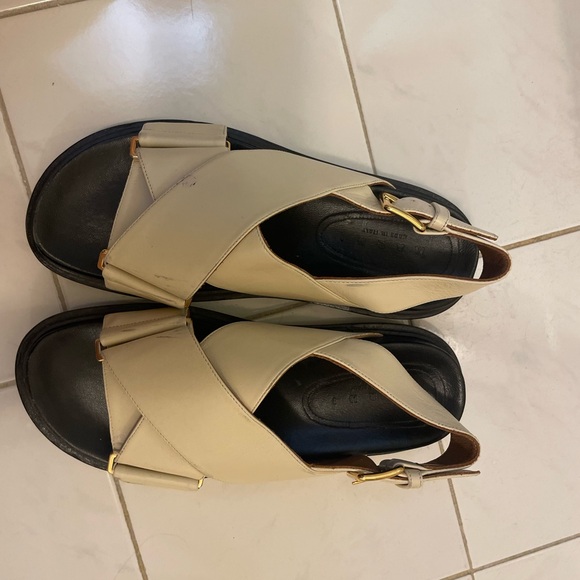 MARNI
Off-White Fussbett Sandals - Picture 2 of 5